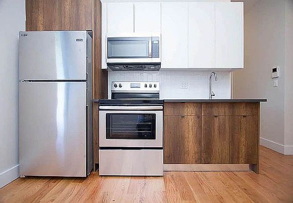 3rd image of 481 Evergreen Ave #3C