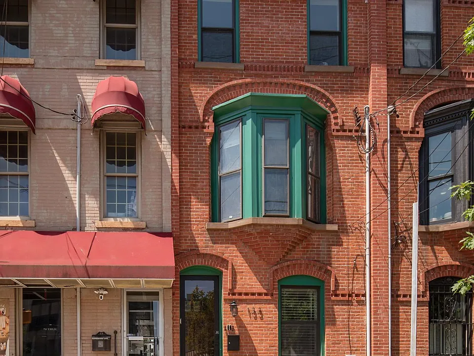 133 Palisade Ave #1