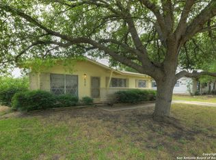 826 Highgate Rd, Universal City, TX 78148