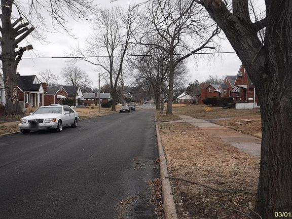 5th image of 6922 Raymond Ave