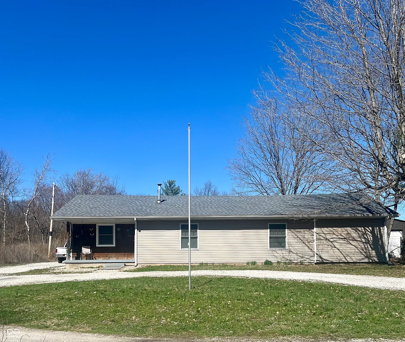 2976 W Rose Hill Ln photo 1