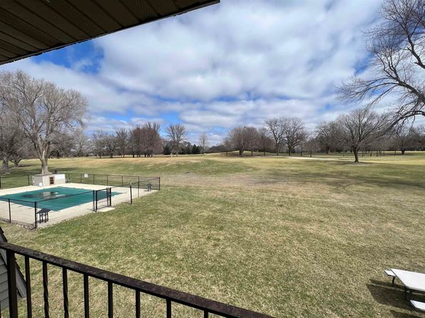 1800 Country Club Dr UNIT 215, Okoboji, IA 51355