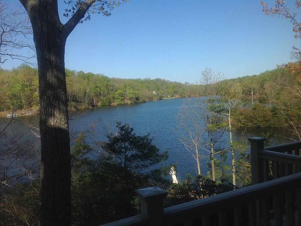1st image of 226 Hidden Lake Dr