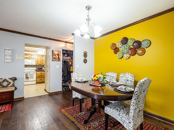 4th image of 1906 E Shorewood Blvd Unit 248
