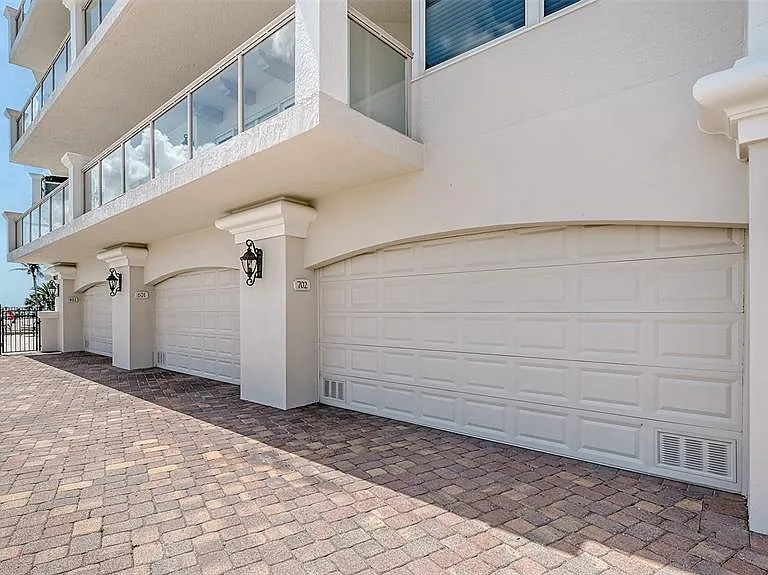 464 Golden Gate Point #702 — Photo 43