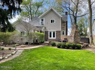 213 W High St, Hicksville, OH 43526