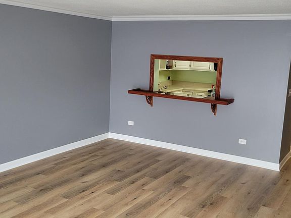2nd image of 1295 N Sterling Ave #103