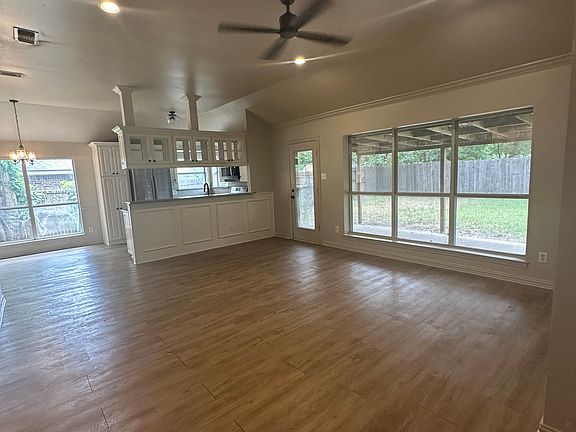 2nd image of 103 N Point Dr