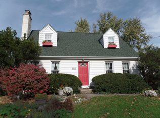 344 Ridgewood Ave, Glen Ellyn, IL 60137