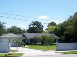 650 Riverside Dr, Tarpon Springs, FL 34689