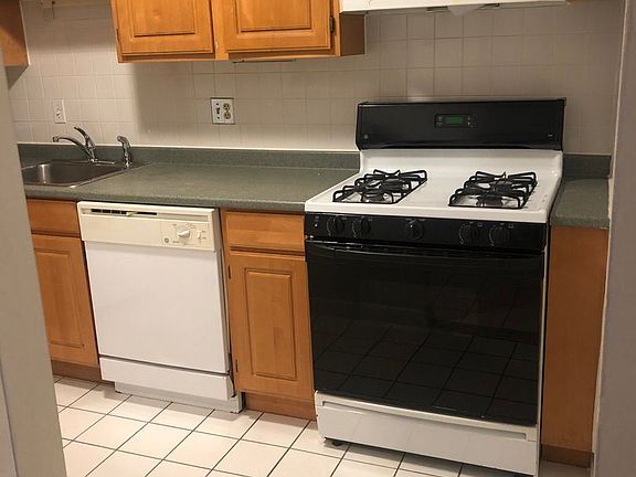 4th image of 530 Willard St APT 107