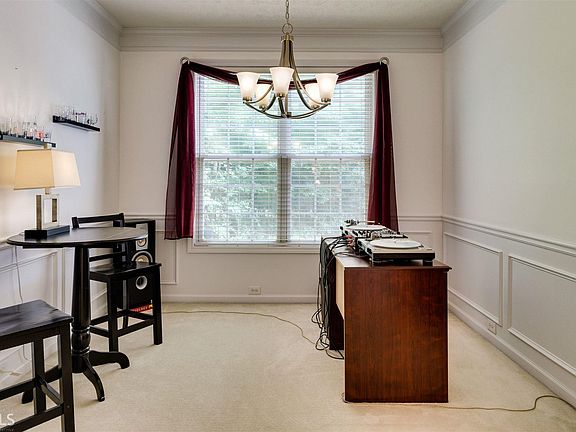 5th image of 404 Heathcliff Ct