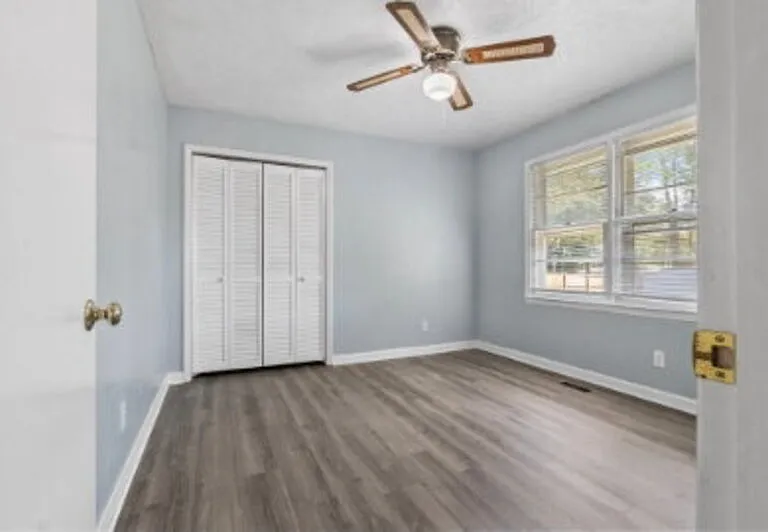 1708 N Poplar St — Photo 17