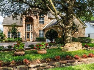 2703 Fairway Dr, Sugar Land, TX 77478