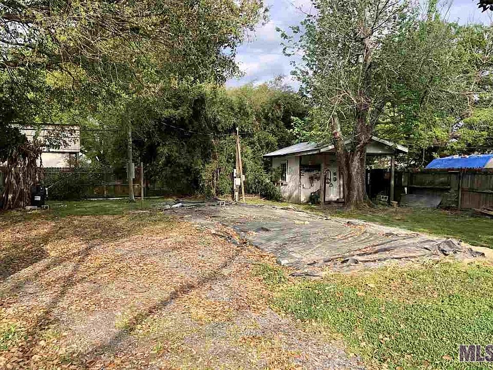 1st image of 14339 Oak Meadow St #32