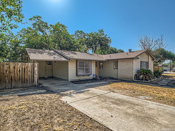 3rd image of 922 STONEGATE DR