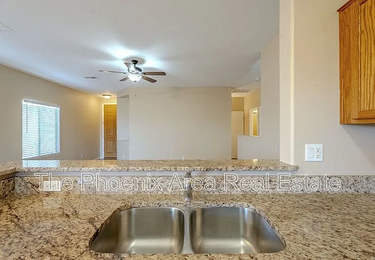 29189 N Shannon Dr — Photo 11