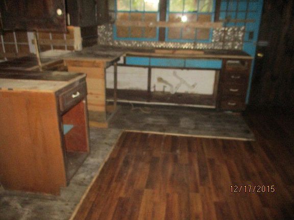 3rd image of 701 Holly Dr