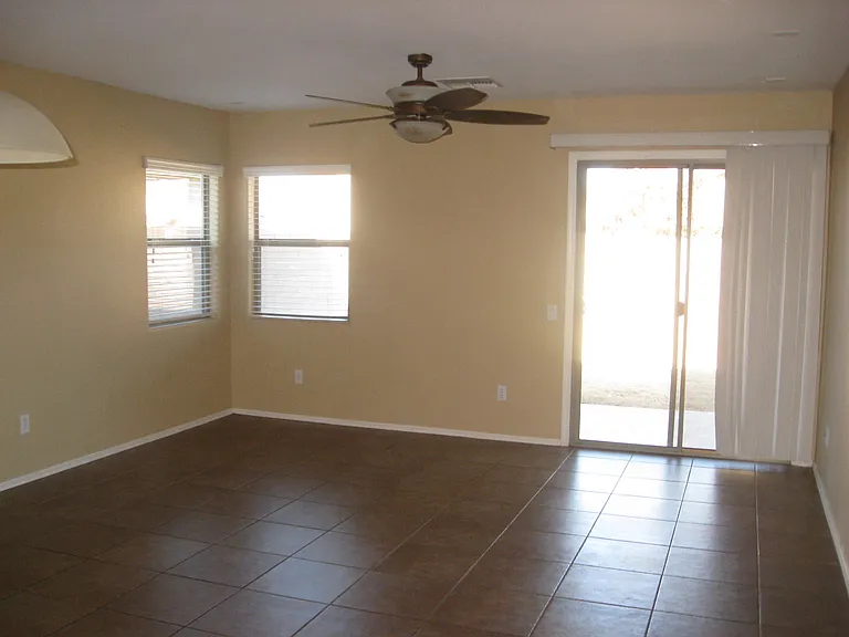 43350 W Elizabeth Ave — Photo 4