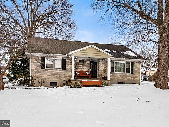 2nd image of 817 Buchert Rd