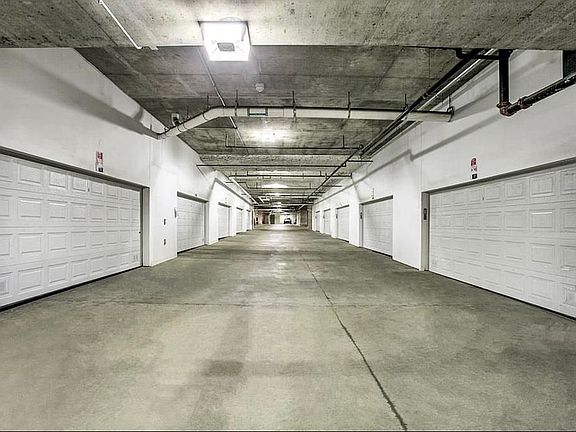 4th image of 3130 N Harwood St APT 2602