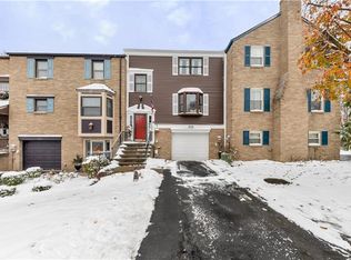 206 Canterbury Dr, Coraopolis, PA