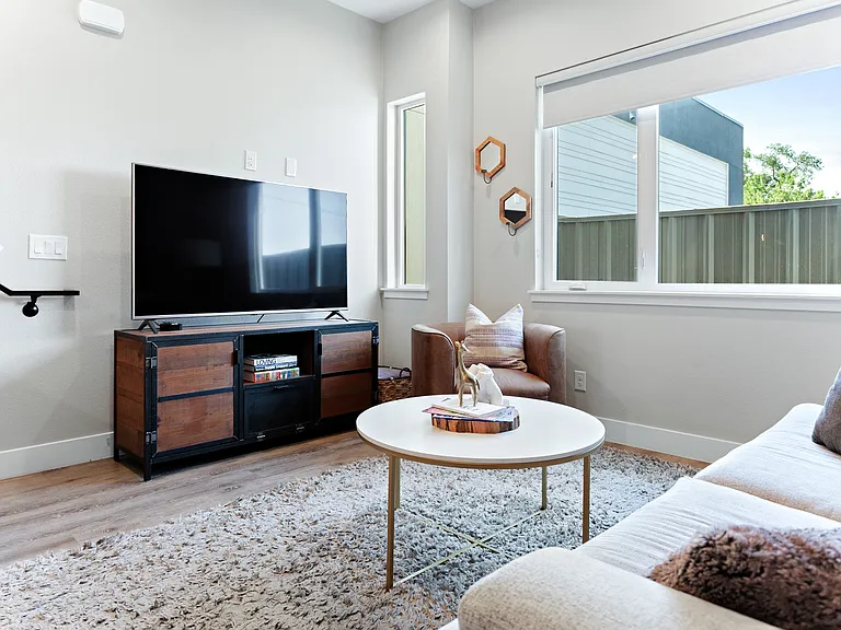 3830 N Jason St #6 — Photo 22