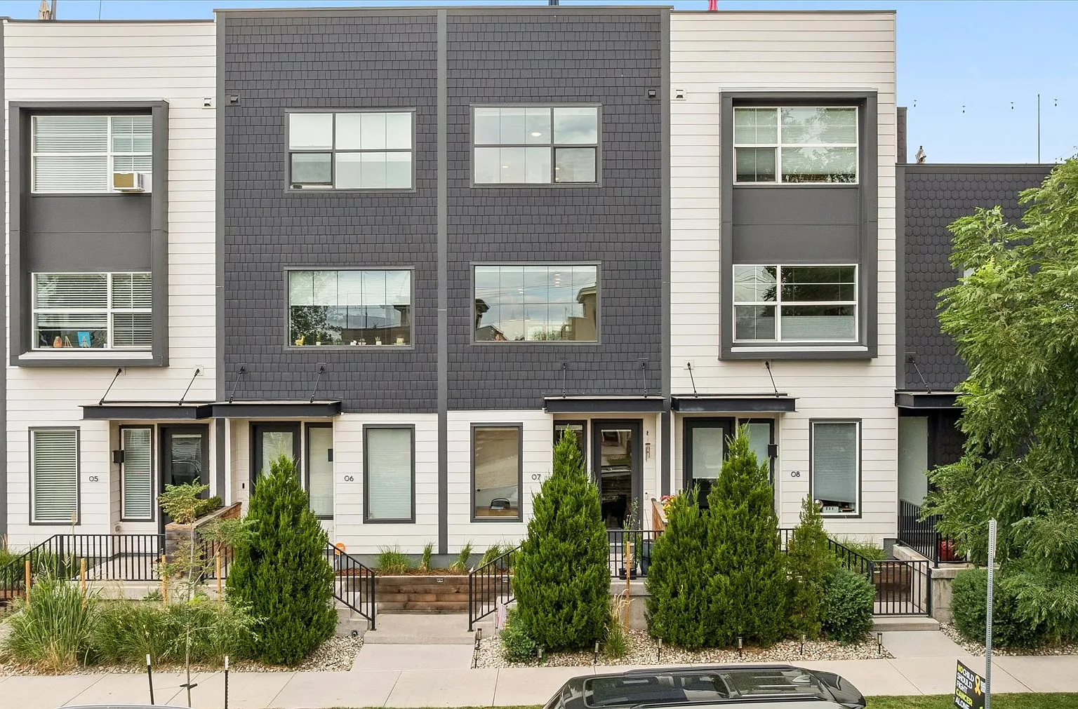2 bed, 2.5 bath, 1409 sqft, $3,700 — Photo 3