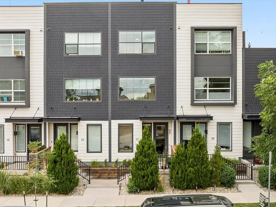 3715 N Jason St #7