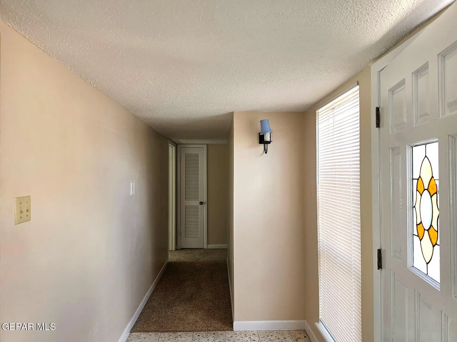 4 bed, 2.0 bath, 1898 sqft, $1,950 — Photo 2