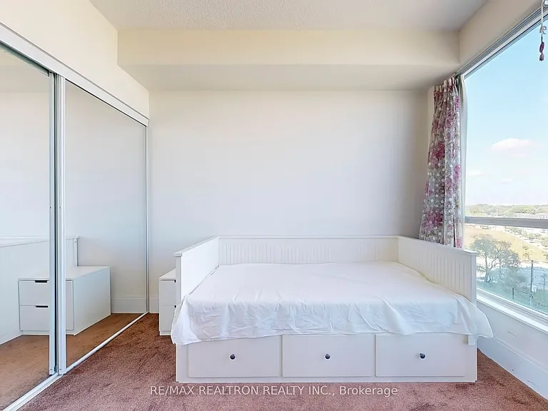 15 Viking Ln #708 — Photo 24
