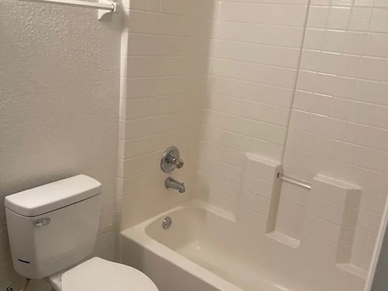 1515 Oleander Ave — Photo 9