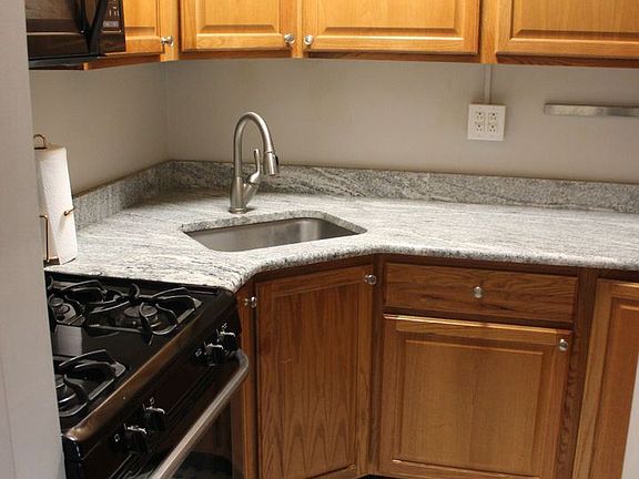 5th image of 321 S Washington St APT 3