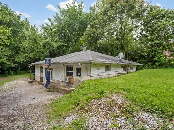 9310 Richfield Rd, Fairview Heights, IL 62208