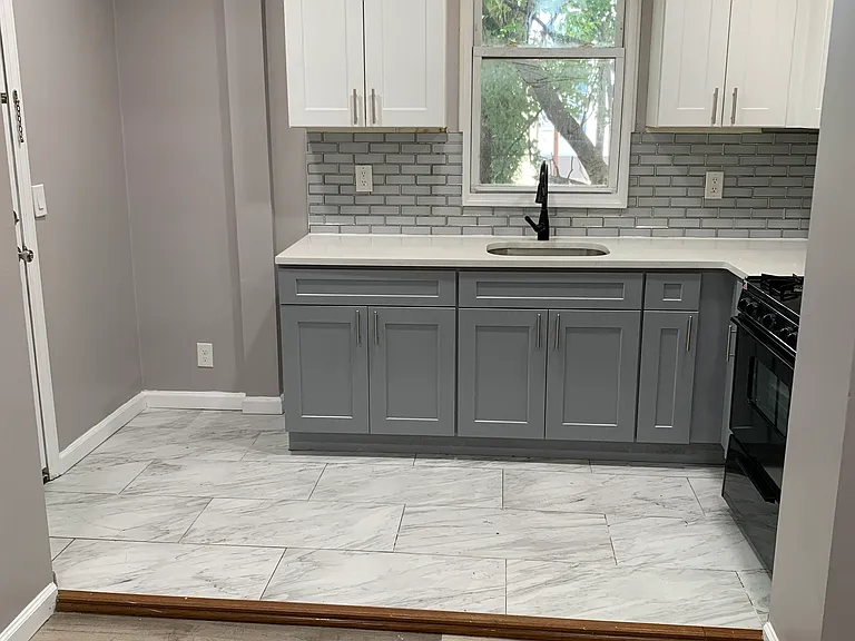 93 Park Ave #2R — Photo 3