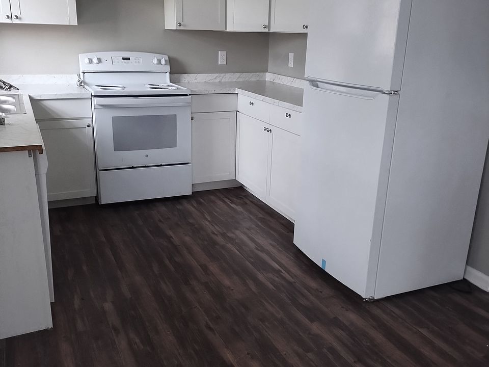 1st image of 488 Whispering Hills Dr