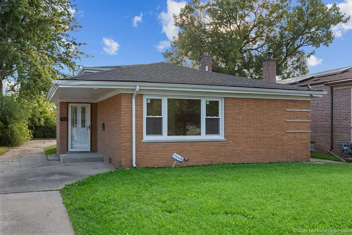 15041 Irving Ave photo 1