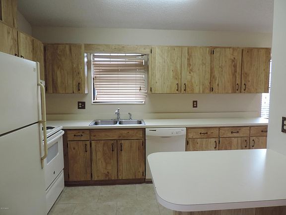 3rd image of 19 Arbor Lake Park