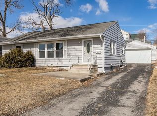 1126 N Ave NW, Cedar Rapids, IA 52405
