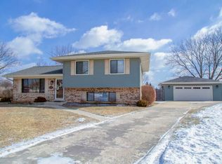 509 Sheridan Ln, Schaumburg, IL 60193