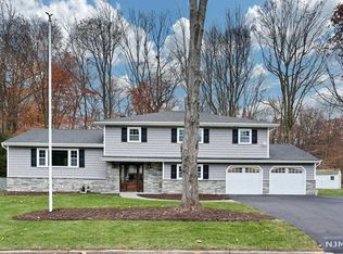 209 Alberon Dr, Park Ridge, NJ 07656
