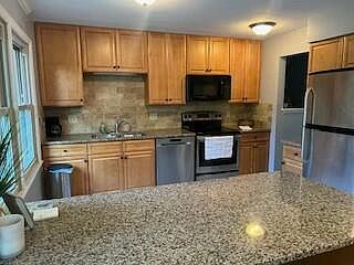5th image of 1150 Shady Hill Dr