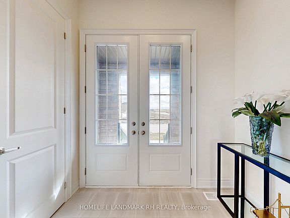 2nd image of 186 Leslie Richards St