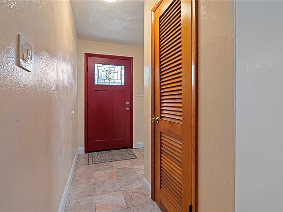 2nd image of 213 White Oak Dr