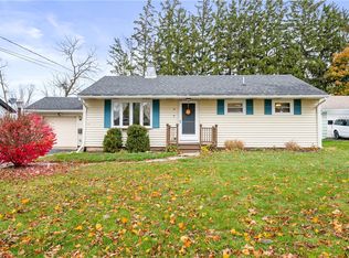 14 Hilltop Dr, Le Roy, NY