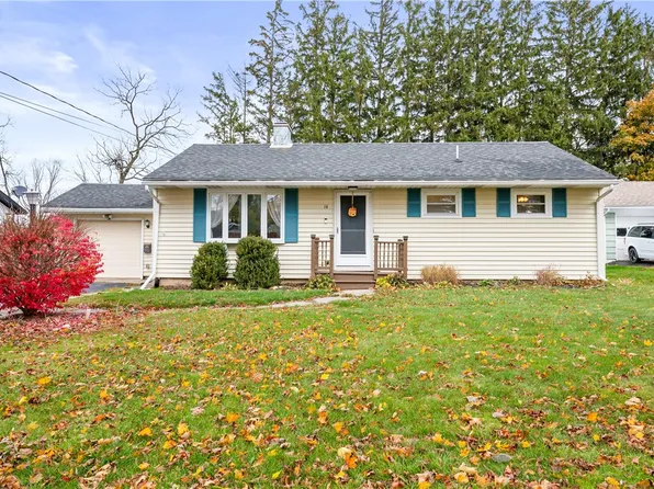 14 Hilltop Dr, Le Roy, NY 14482