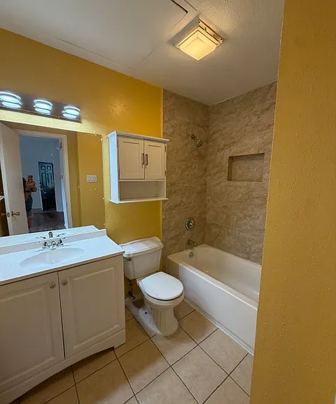 8601 Park Ln #422 — Photo 9