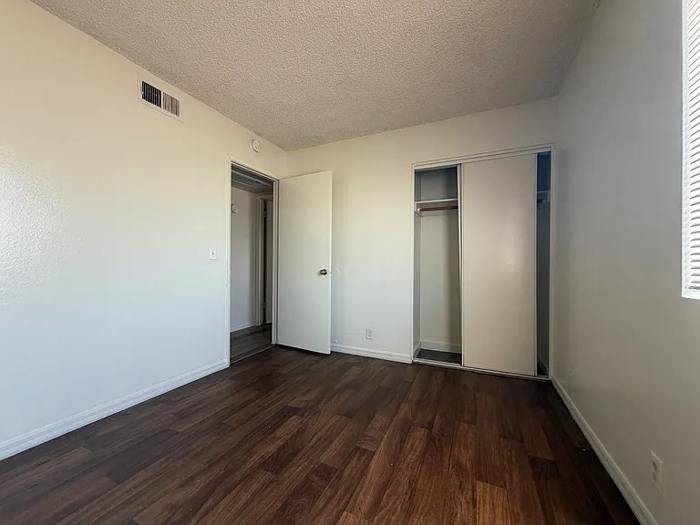 3205 E Earll Dr #8 — Photo 11