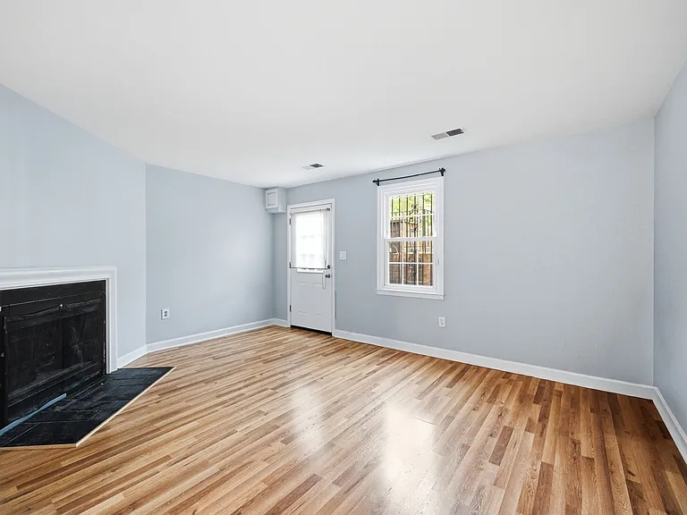 1211 Potomac Ave SE #B — Photo 3
