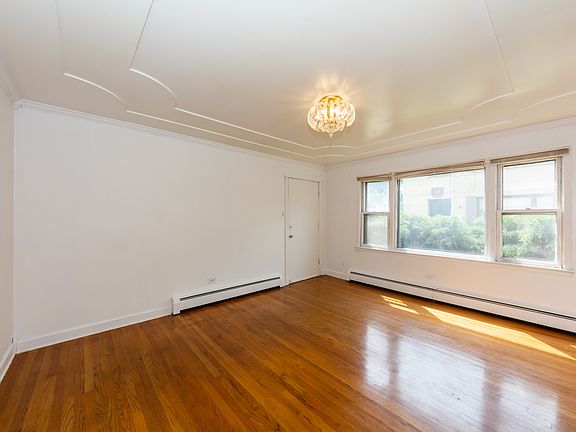 4th image of 14 King Arthur Ct APT 1